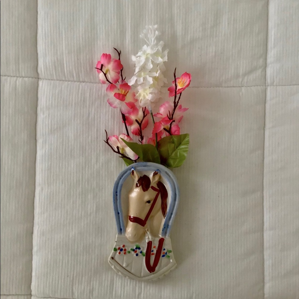Horse in Stable Wall Pocket w/ flowers